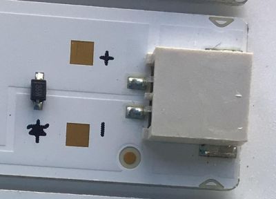 KIT DE LED'S PARA TV VIZIO (10 PIEZAS) / NUMERO DE PARTE 261501009370 / 261501009360 / F-60C-569X15-A-190918 / F-60C-617X15-B-190918 / V605A / V605B / P 0BM3B / PANEL SD600DU1.1 / MODELOS V605-G3 / V605-G3 LFTRYRKV - Imagen 2